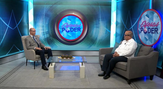 Doctor José Silié Ruiz durante la Entrevista hecha por el periodista Federico Méndez, en el programa Esferas de Poder.