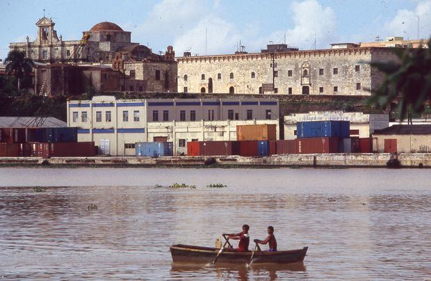 Vista del Ozama y zona colonial en Santo Domingo
Artista: Wifredo García Domenech |  c. 1970-1980.