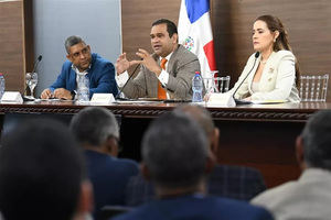 JCE sostiene reunión con delegados de organizaciones políticas