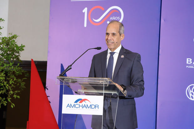 Presidente de AMCHAMDR, Edwin De los Santos.