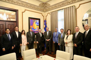 Directiva de AMCHAMDR comparte resultados de edición 31 de Semana Dominicana con presidente Luis Abinader