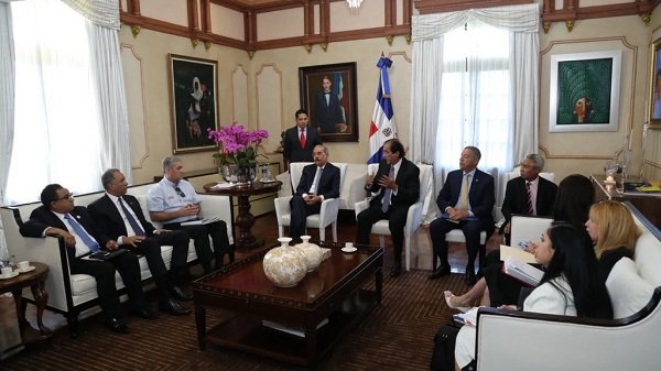 Danilo Medina en reunión con el  Comité Fiduciario del Fideicomiso