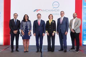 Expertos Presentan Avances y Retos en la Industria de Dispositivos Médicos y Farmacéuticos en la RD en AMCHAMDR Talks.