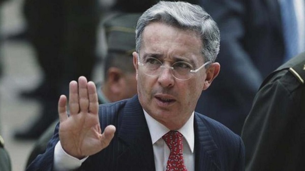 Uribe pide 