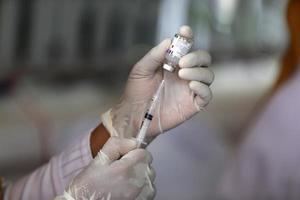 Farmacéuticas se alían para garantizar la seguridad de la vacuna de COVID-19