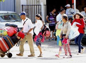 Número creciente de venezolanos espera asilo en la frontera de México y EEUU