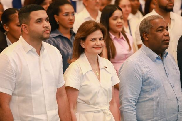Más de 4 mil jóvenes culminaron su formación técnica profesional fortaleciendo sus oportunidades laborales.