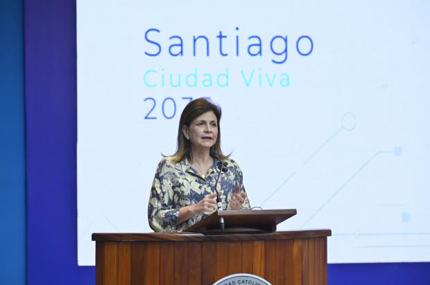 Raquel Peña encabeza firma del “Pacto por una Mejor Ciudad” para impulsar visión de futuro de Santiago