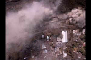 Evacúan zona cero del Volcán de Fuego de Guatemala por descenso de lahar