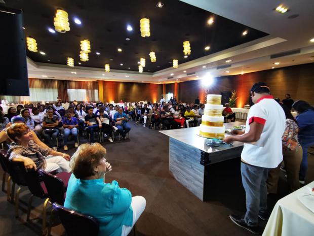 Realizan 3er. Seminario Pastelero dictado por el Chef Wilfredo Peña 