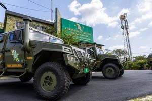 El Ejército presenta cuatro de 21 blindados que patrullarán la frontera