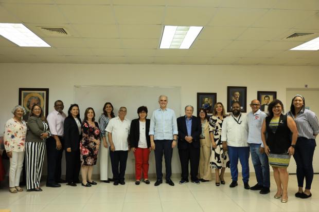 Luis Miguel De Camps se reúne con el Foro Socioeducativo para discutir la calidad educativa