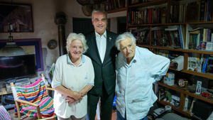 Presidente Abinader concluye estadía en Uruguay con visita a Pepe Mujica