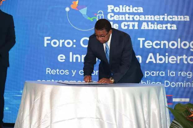 Firma del acuerdo.