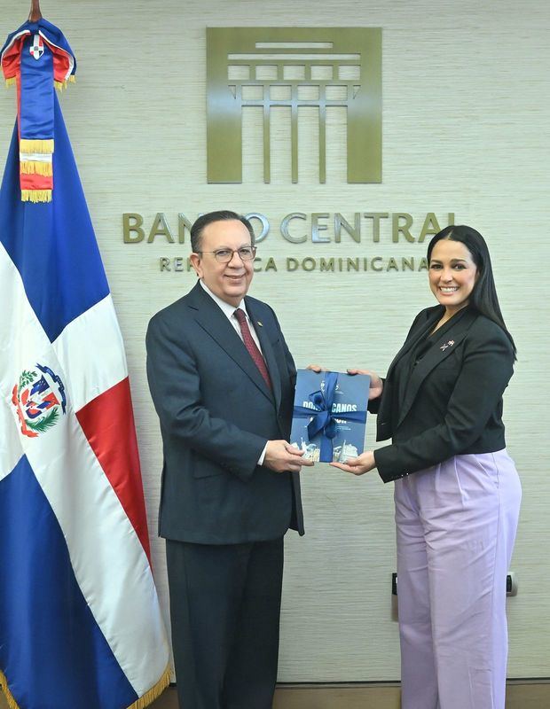 Valdez Albizu recibió a la viceministra Celinés Toribio.