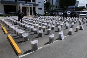 Interceptan lancha con 1,5 toneladas de cocaína en Pedernales