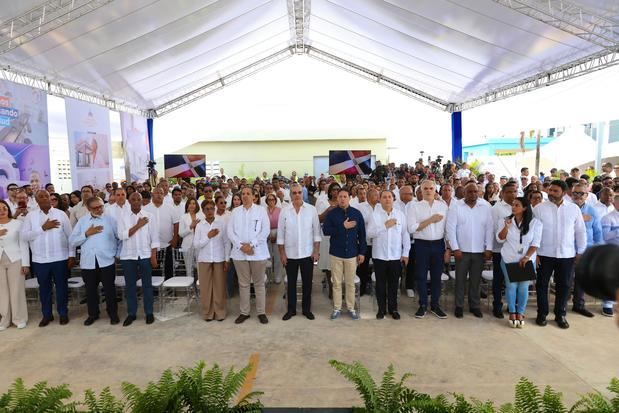 Presidente Abinader inaugura primer hospital traumatológico de la región Este en Higüey
