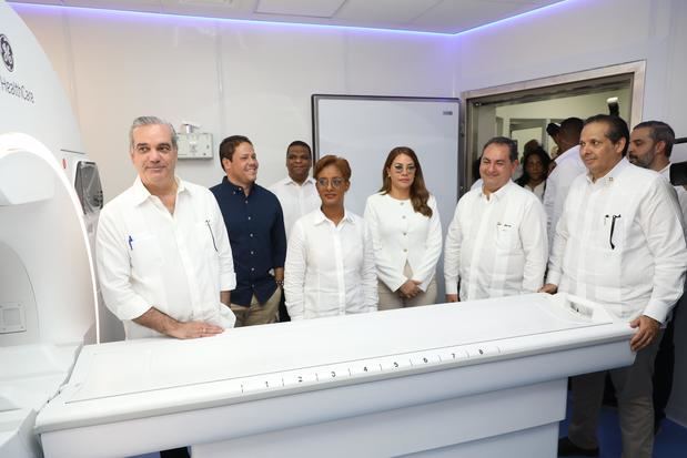 Presidente Abinader inaugura primer hospital traumatológico de la región Este en Higüey
