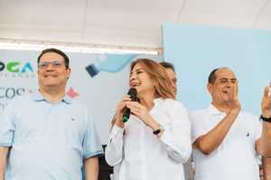 Carolina Mejía, junto a Yayo Sanz Lovatón y otro invitado 