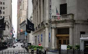 Wall Street cierra en rojo por incertidumbre gubernamental