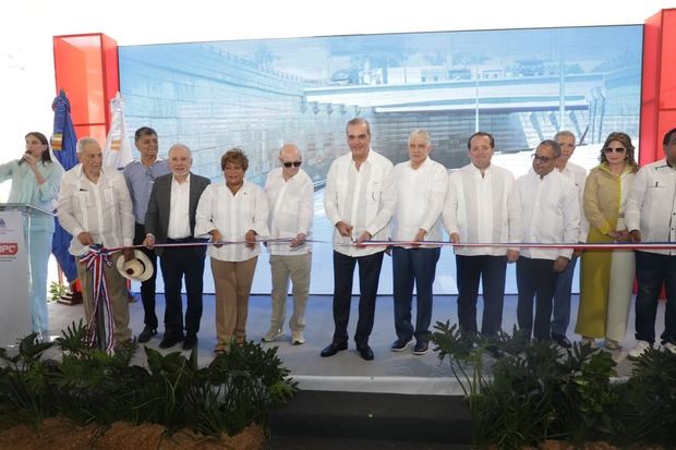 Presidente Abinader inaugura paso a desnivel de Pintura.
