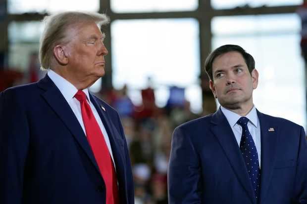 Demócratas acusan a Trump de buscar guerra en Venezuela.