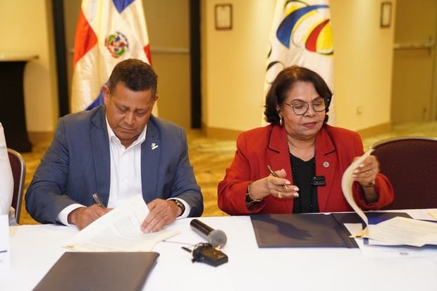 Fedomu y Cámara de Cuentas fortalecerán procesos de transparencia en gobiernos locales.