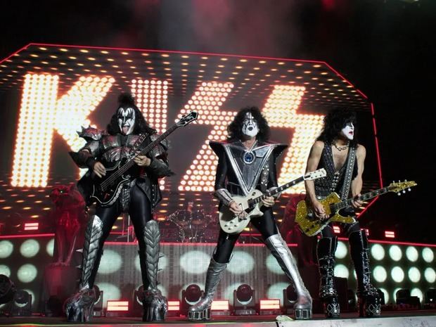 Murió Ace Frehley, guitarrista original de KISS a los 74 años.
