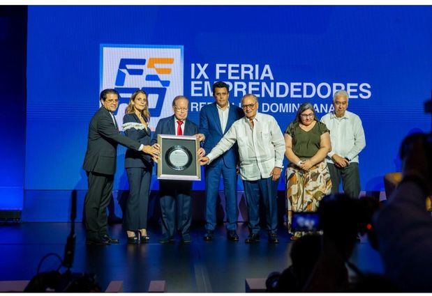 Reconocen a Pepín Corripio, Rainieri y Bonetti en Feria Emprendedores.