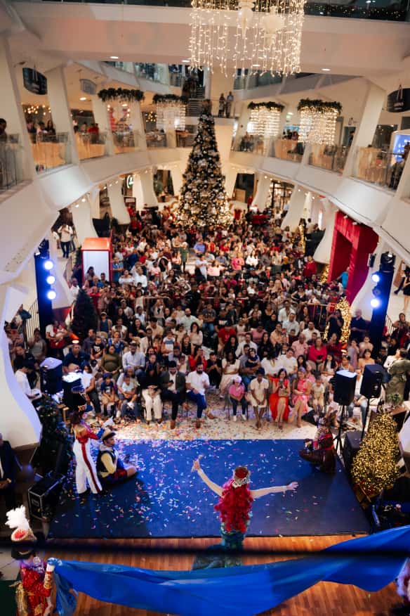 Acrópolis Business Mall dio inicio oficial a la temporada navideña.