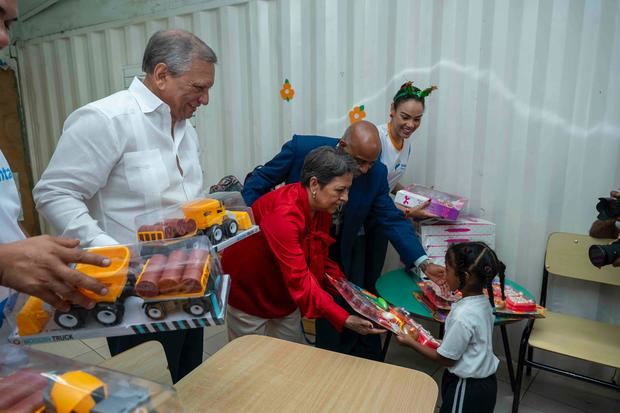 La celebración incluyó juegos tradicionales, presentaciones artísticas, pinta caritas y un brindis especial.