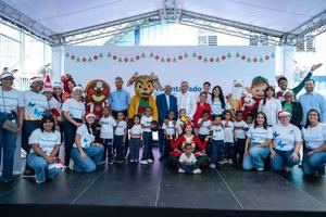 Voluntariado Banreservas celebra Navidad con niños