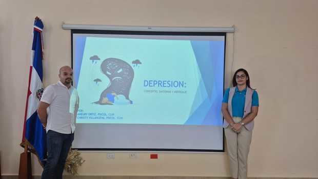 La actividad fue impartida por los psicólogos Aneury Ortiz y Cristy Villanueva.