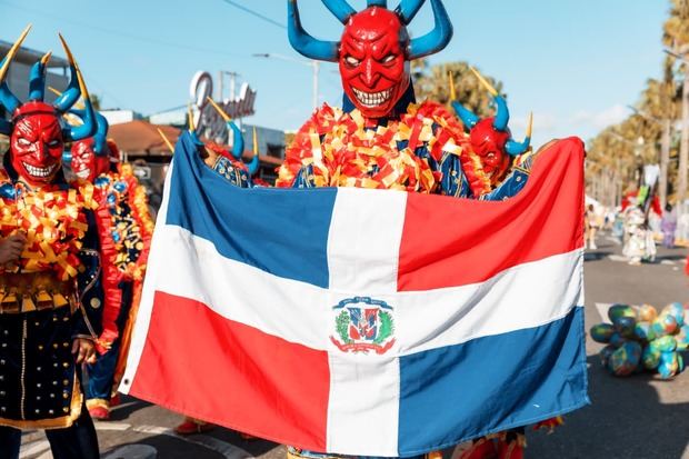 Más de 70 comparsas desfilaron en una jornada exitosa, ordenada, segura y multitudinaria manifestación cultural