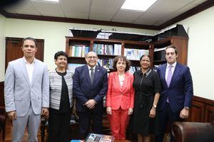 70% de becados dominicanos estudian en España