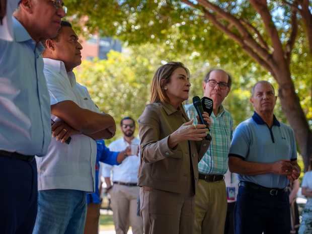 Carolina recibe a jefes de las delegaciones de los Juegos Centroamericanos y del Caribe.