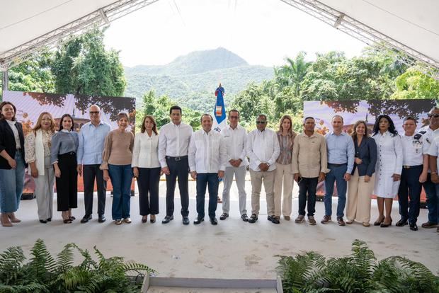 Paliza y Collado presentan proyecto de rehabilitación del Teleférico de Puerto Plata.