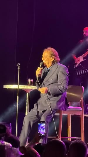 Dyango es uno de los grandes titanes de la balada romántica