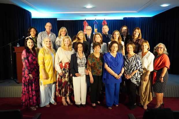 Miembros de la Fundación del TN.