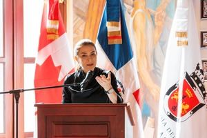 Carolina Mejía y embajadora Jacqueline DeLima encabezan acto por el Día de Canadá
