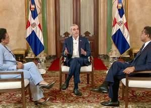 Edith Febles, Luis Abinader y José P. Monegro.