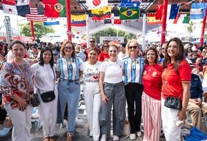 Carolina Mejía celebra la gran final del Mundial en el Malecón Deportivo con miles de ciudadanos