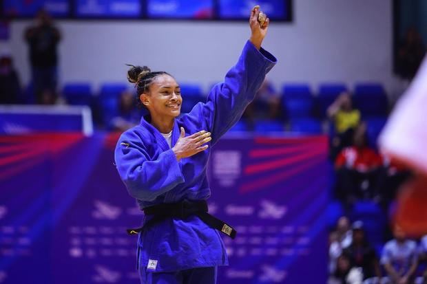 Ana Rosa dio el gran salto al conquistar la primera medalla de oro para la República Dominicana, al salir airosa en la categoría -57 kilos del torneo de judo.
