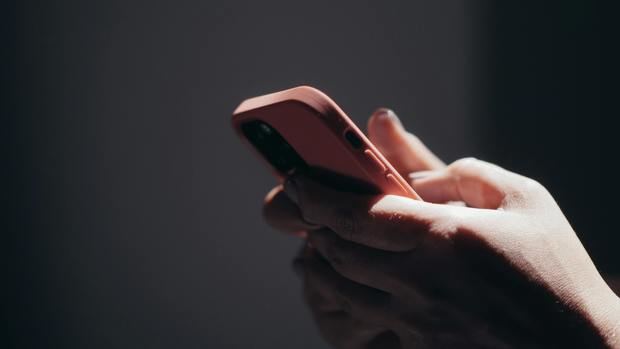 ¿Te hackearon WhatsApp? Así están usando tu cuenta para estafas