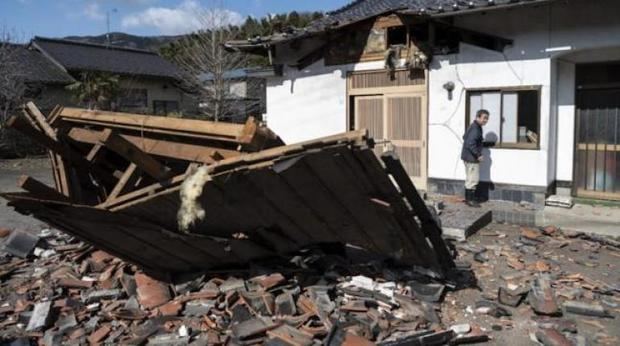 Restaurante dañado por el sismo de 7.3 magnitud en Shiroishi, prefectura de Miyagi.