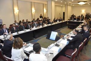 Foro trata en RD sostenibilidad de finanzas públicas en la región