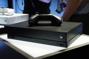 Microsoft presenta su nueva consola Xbox One X, 