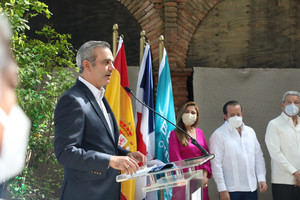 Presidente Luis Abinader da el primer picazo Hotel Las Mercedes Iberostar en la Ciudad Colonial
