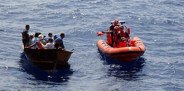 La Armada ha apresado a nueve personas que intentaban embarcarse ilegamente