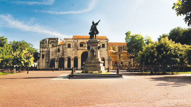 Parque Colón en la Zona Colonial.